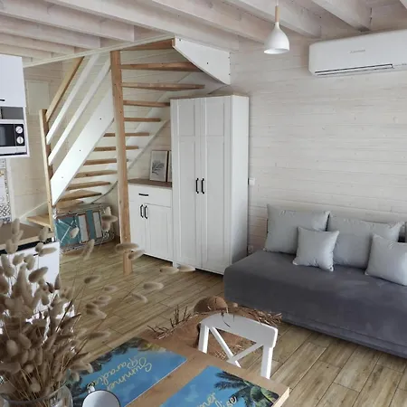 بيت للعطل Large Homes With Beautiful Gardens *