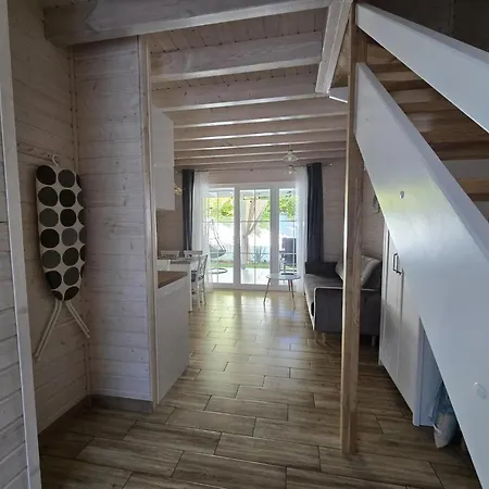 بيت للعطل Large Homes With Beautiful Gardens بوبيروفو