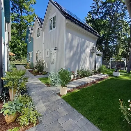 بيت للعطل Large Homes With Beautiful Gardens بوبيروفو