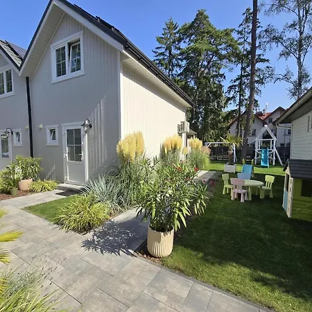 بيت للعطل Large Homes With Beautiful Gardens بوبيروفو