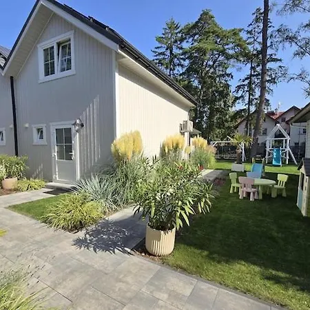 بيت للعطل Large Homes With Beautiful Gardens *